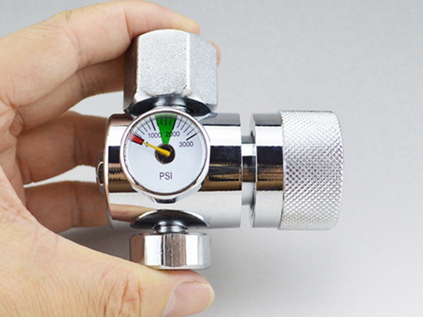氧气瓶的减压器